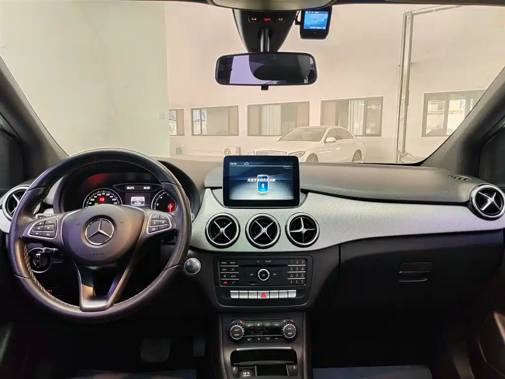 Mercedes-Benz B-Class — миниатюра 11