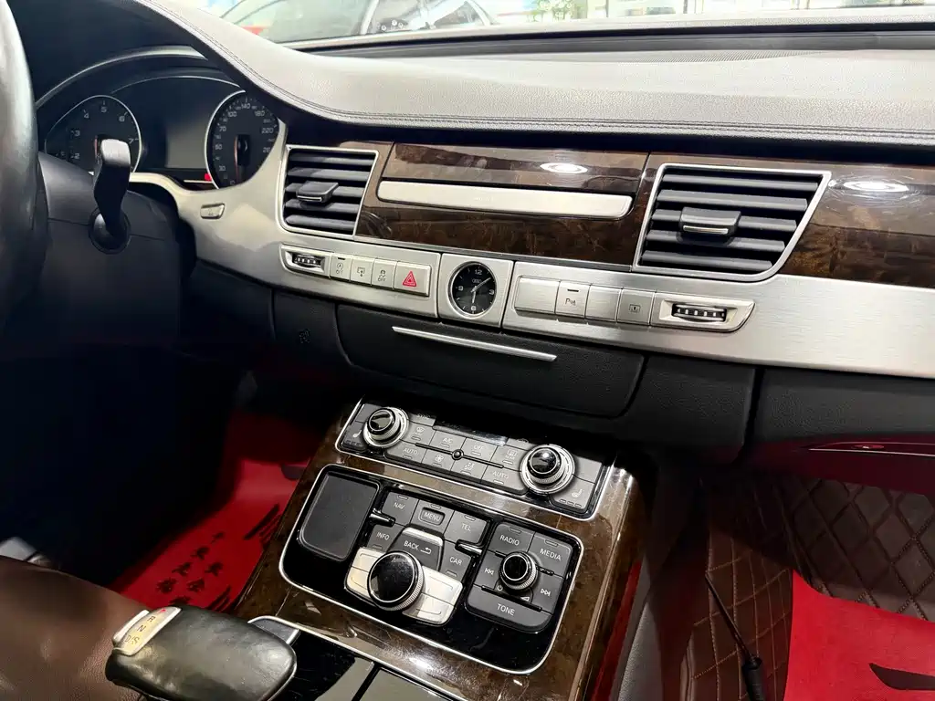 Audi A8 — миниатюра 9