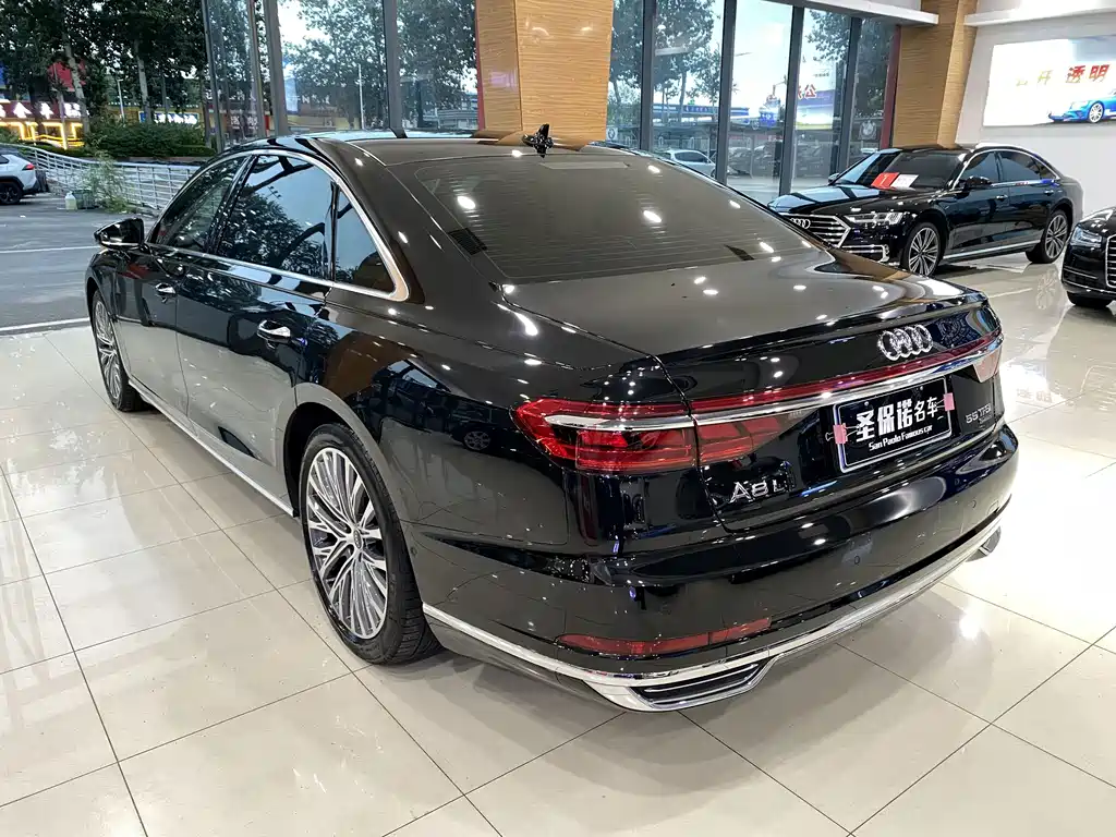 Audi A8 — миниатюра 4
