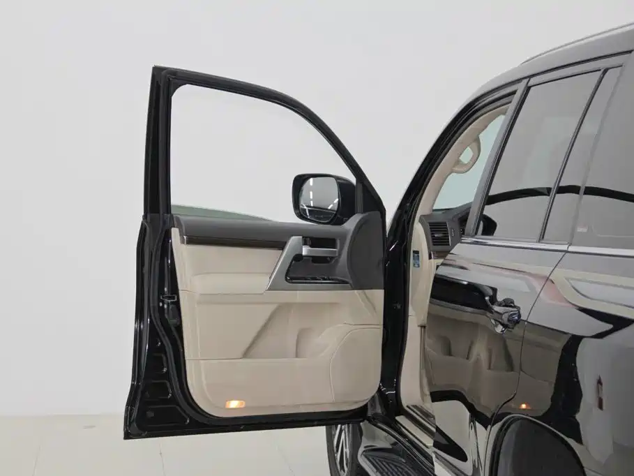 Toyota Land Cruiser — миниатюра 5