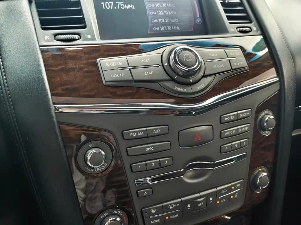 Nissan Patrol — миниатюра 19