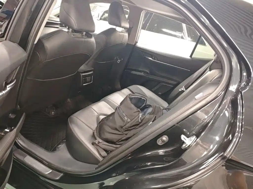 Toyota Camry — миниатюра 17