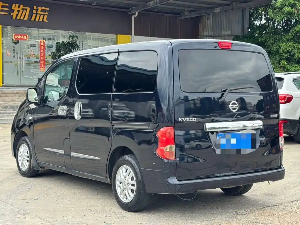 Nissan NV200 — миниатюра 6