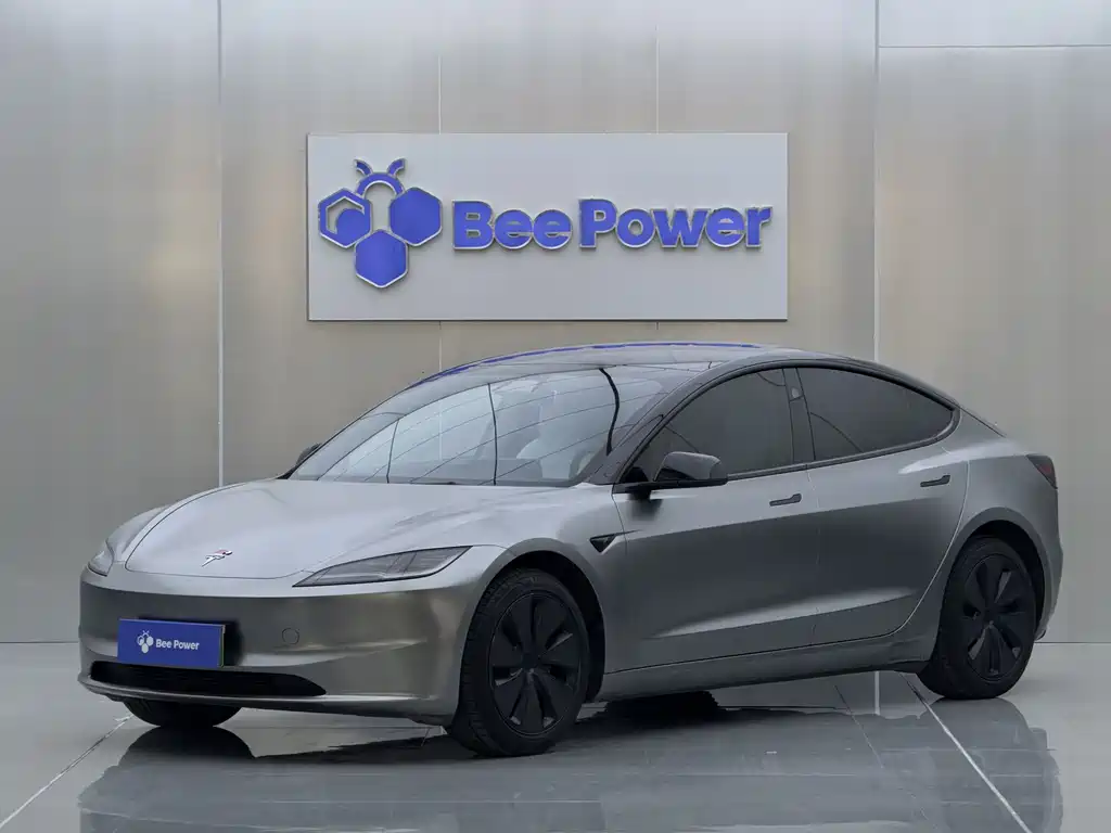Tesla Model 3 2025
