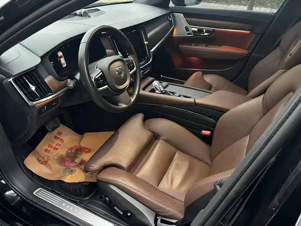 Volvo S90 2022 B5 Luxury