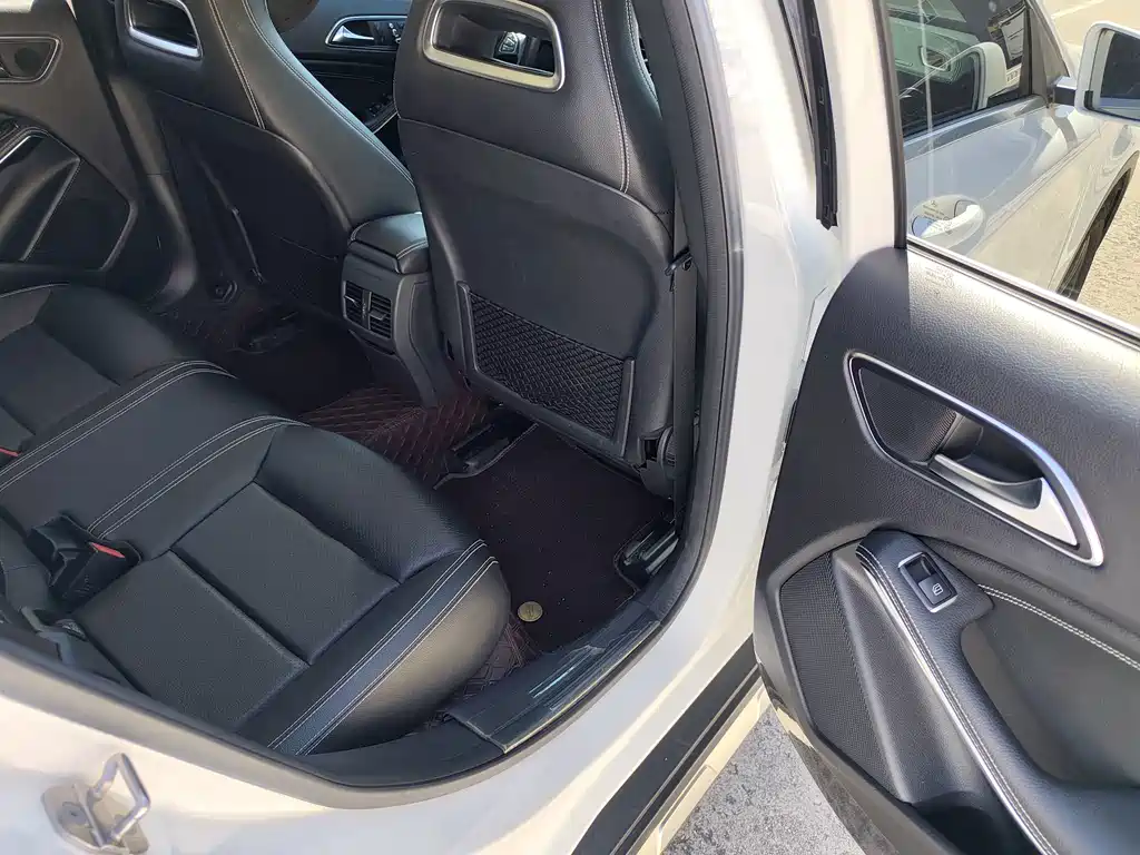 Mercedes-Benz GLA — миниатюра 9