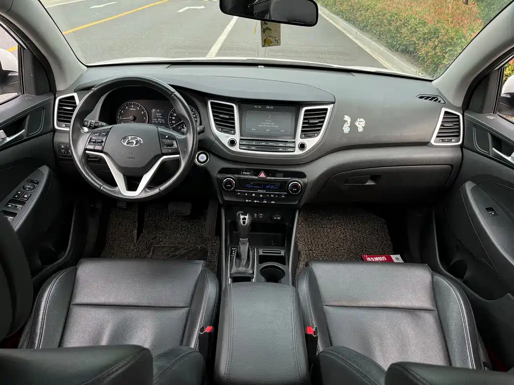 Hyundai Tucson — миниатюра 15