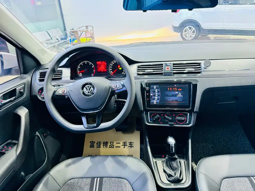 Volkswagen Santana — миниатюра 11