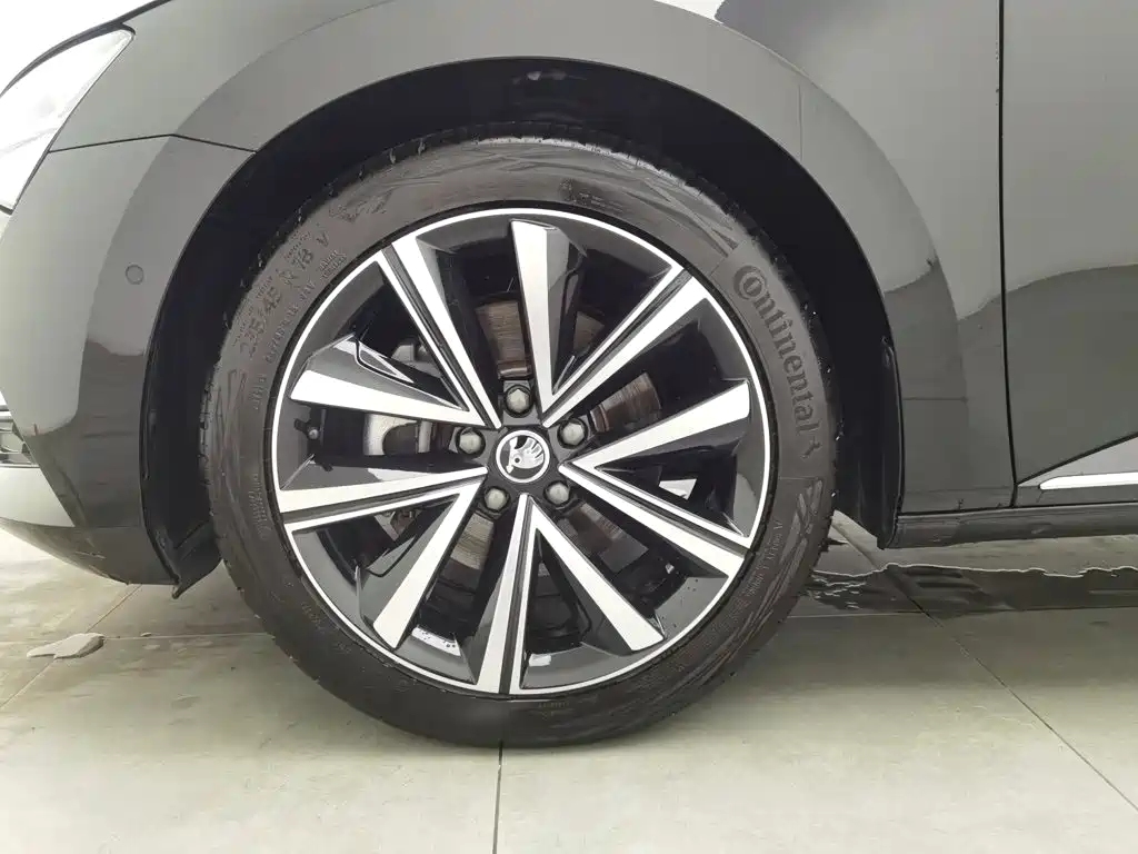 Skoda Superb — миниатюра 17