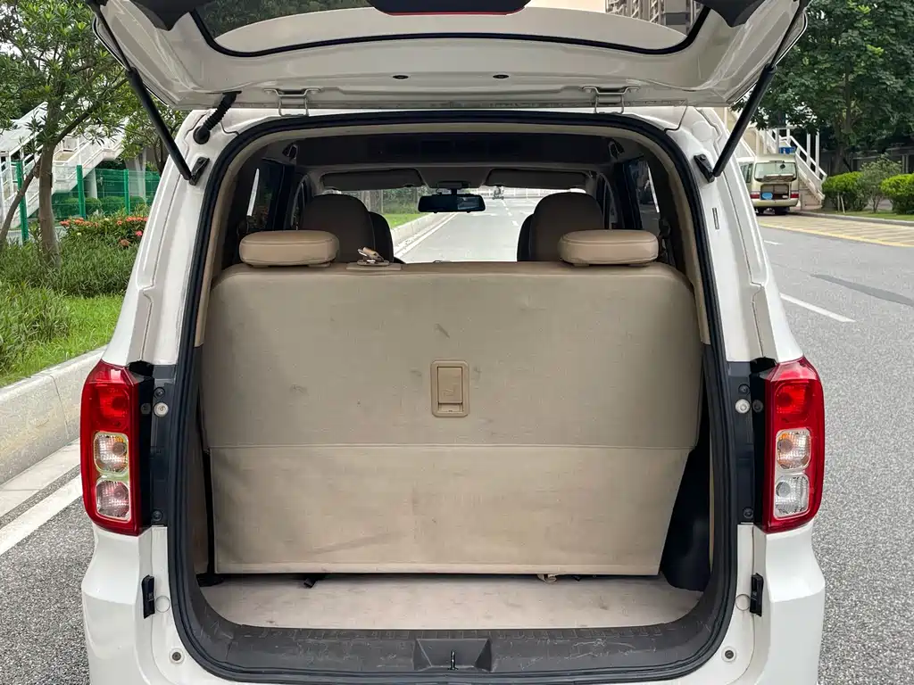 Wuling Hongguang — миниатюра 18