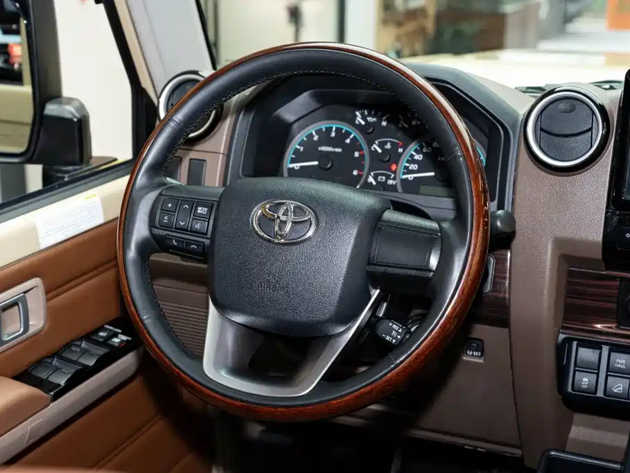 Toyota Land Cruiser — миниатюра 11