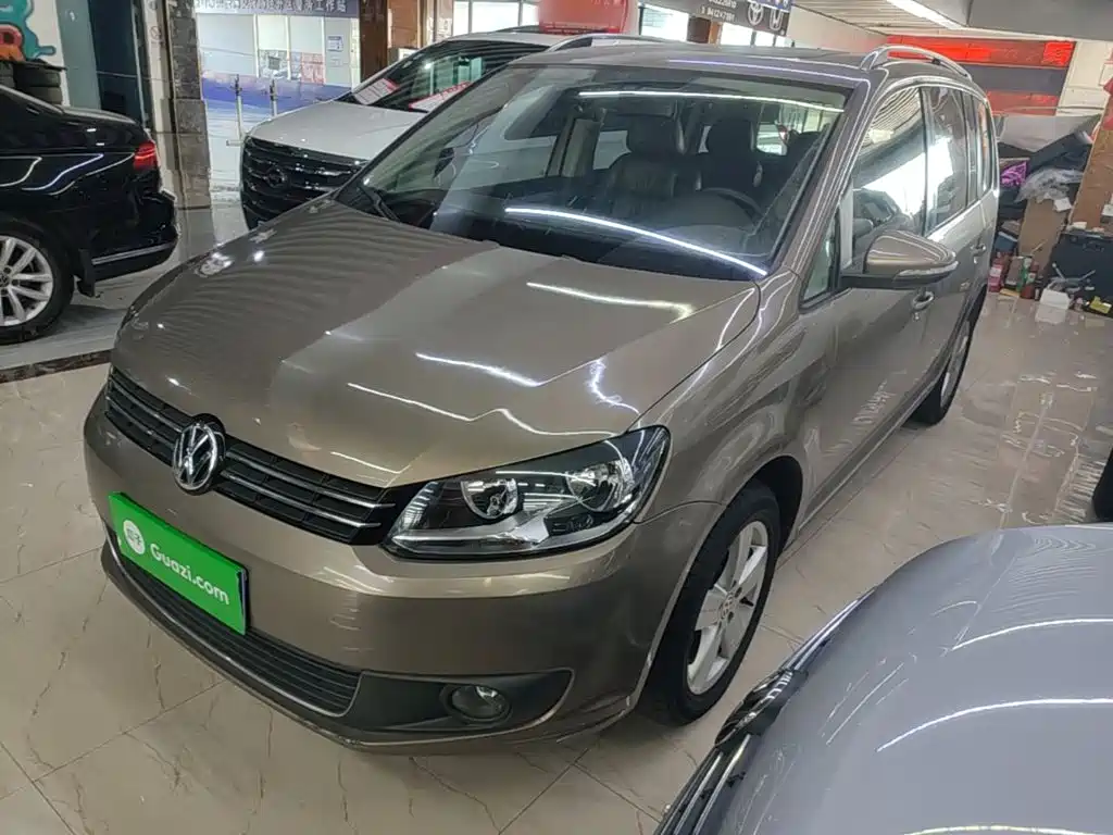 Volkswagen Touran — миниатюра 2