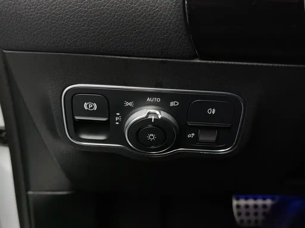 Mercedes-Benz GLA AMG — миниатюра 21