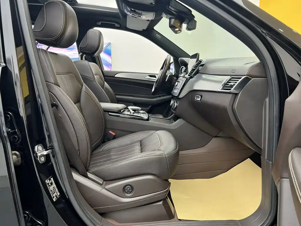 Mercedes-Benz GLS — миниатюра 18