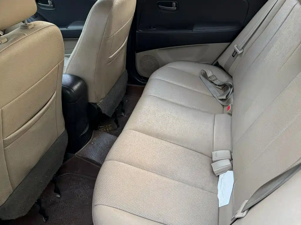 Hyundai Elantra — миниатюра 10