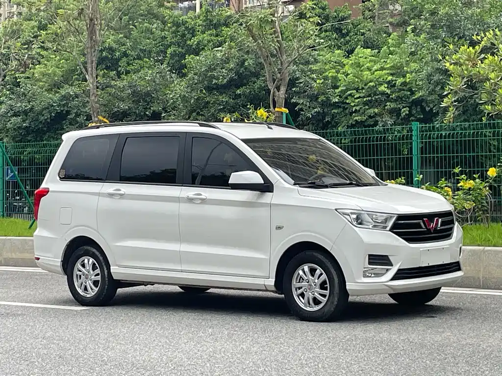 Wuling Hongguang — миниатюра 7