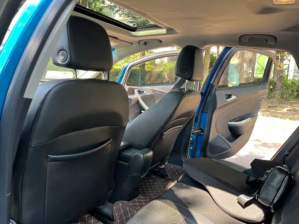 Buick Excelle — миниатюра 9