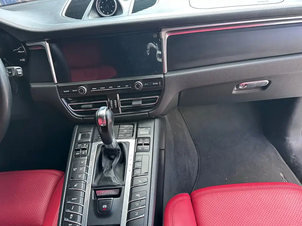 Porsche Macan — миниатюра 8