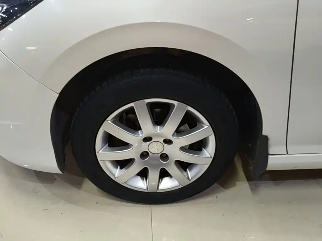 Peugeot 308 — миниатюра 23