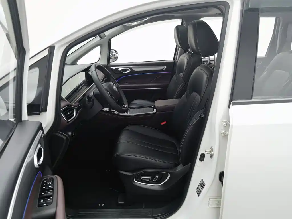 GAC Motor Trumpchi M6 — миниатюра 10