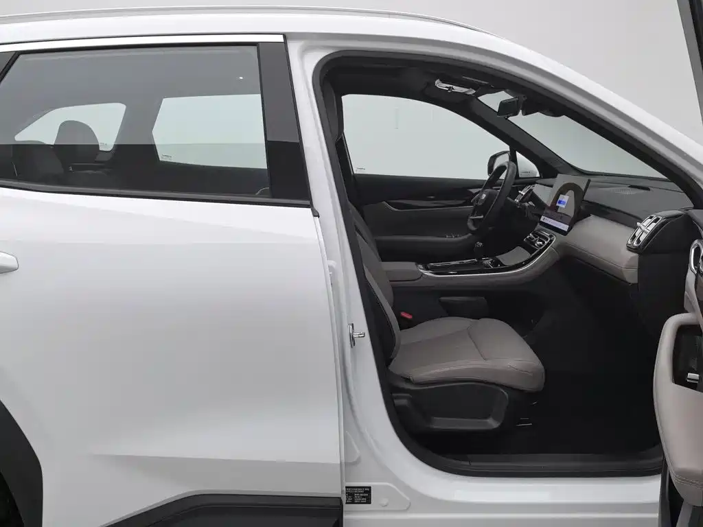 Geely Boyue L — миниатюра 23