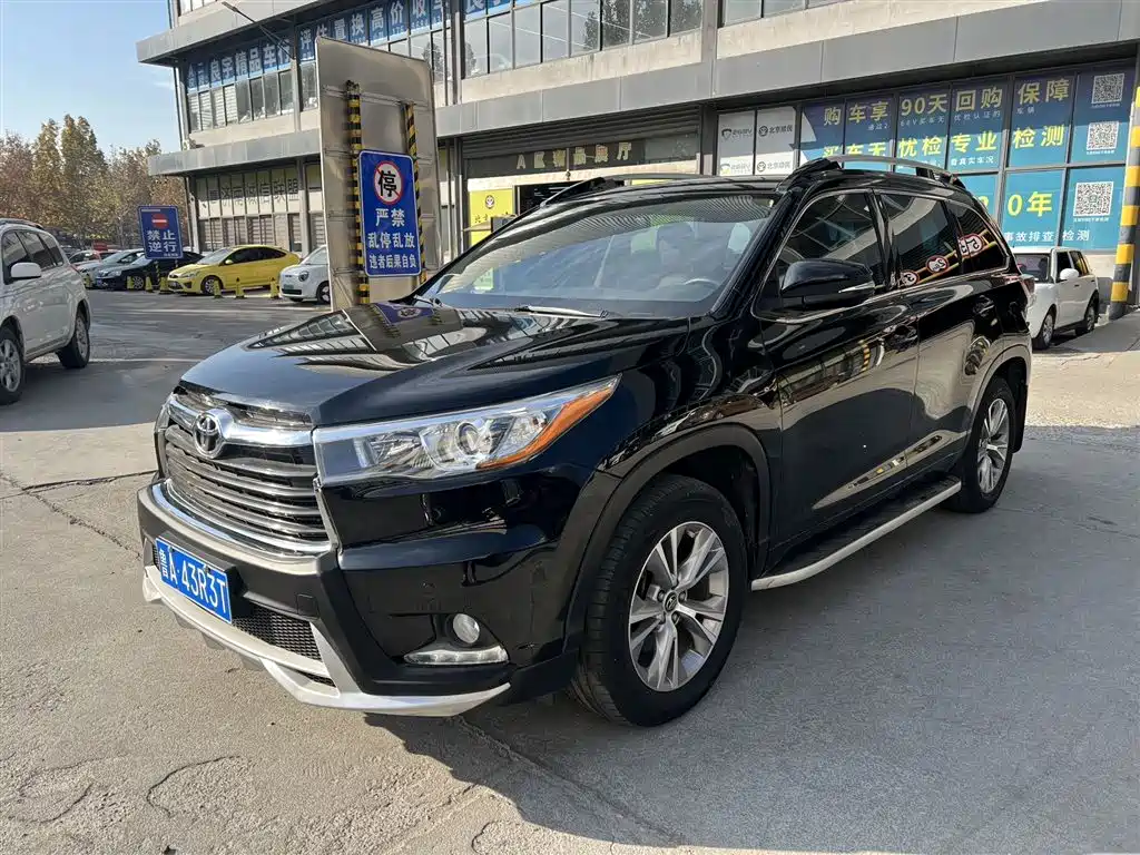 TOYOTA HIGHLANDER