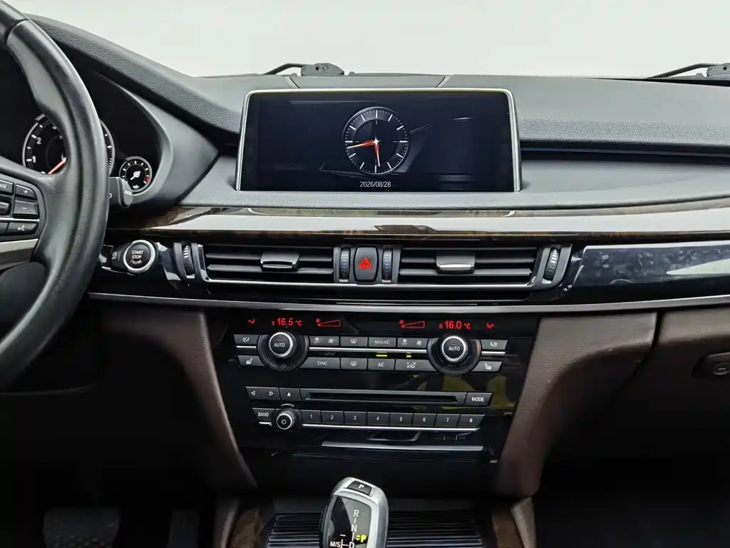 BMW X5 (Import) — миниатюра 12