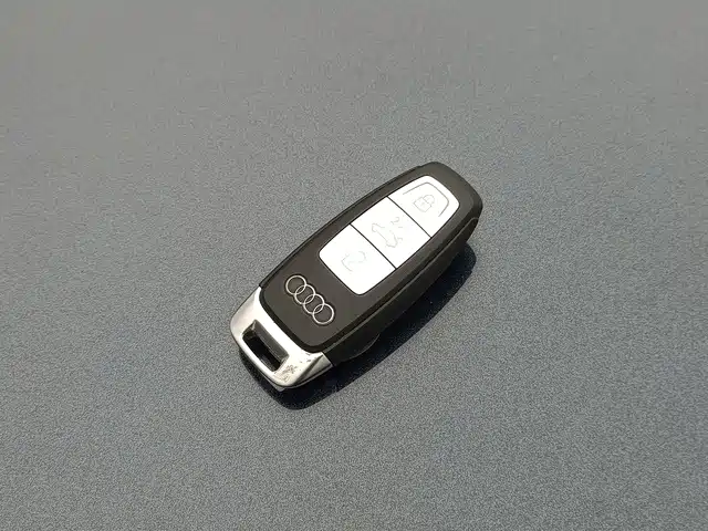 Audi Q4 e-tron — миниатюра 11