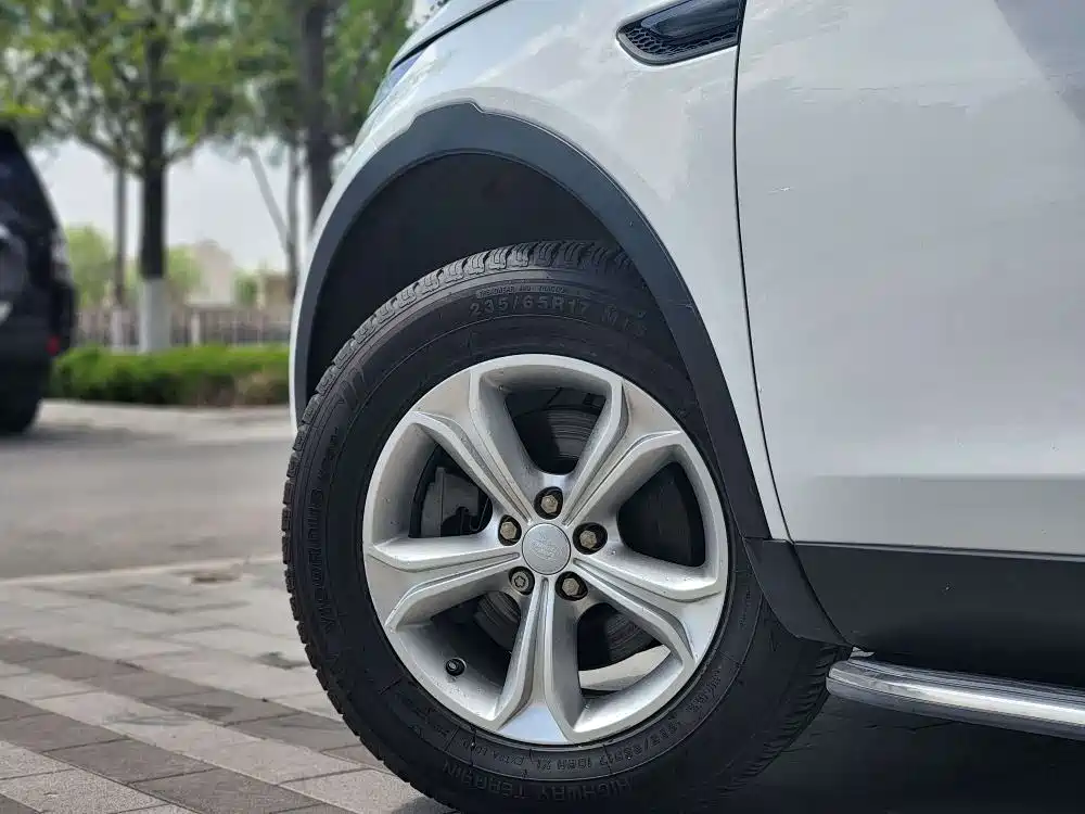 Land Rover Discovery Sport — миниатюра 5