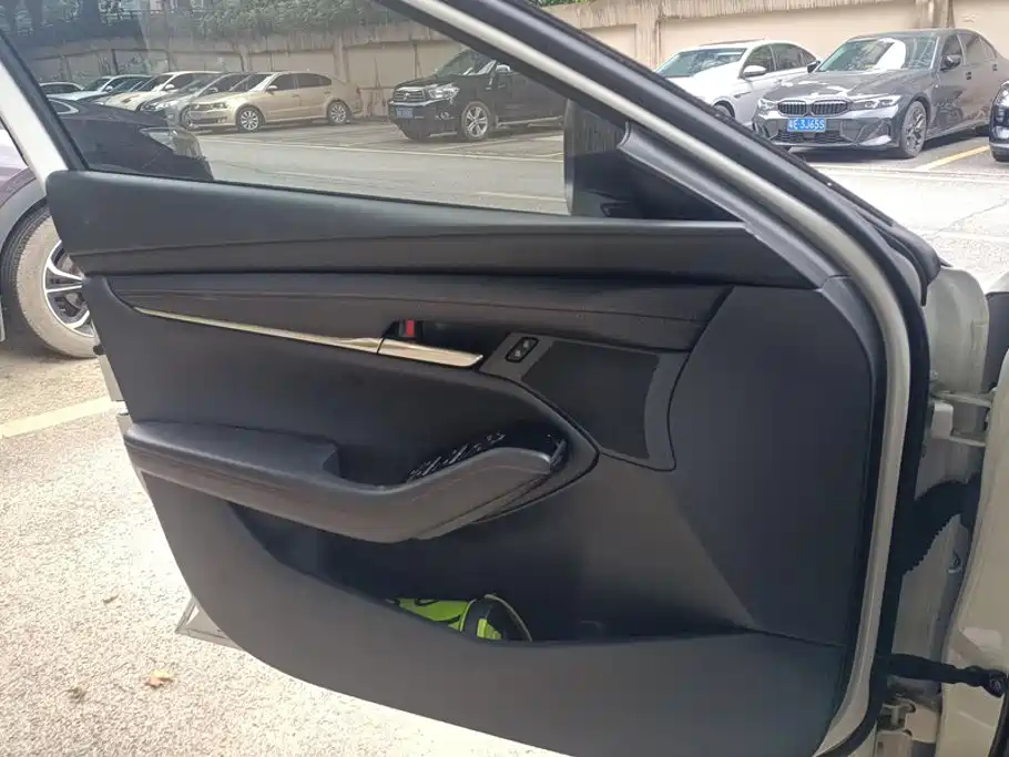Mazda 3 Axela — миниатюра 7