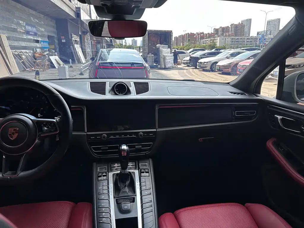Porsche Macan — миниатюра 7