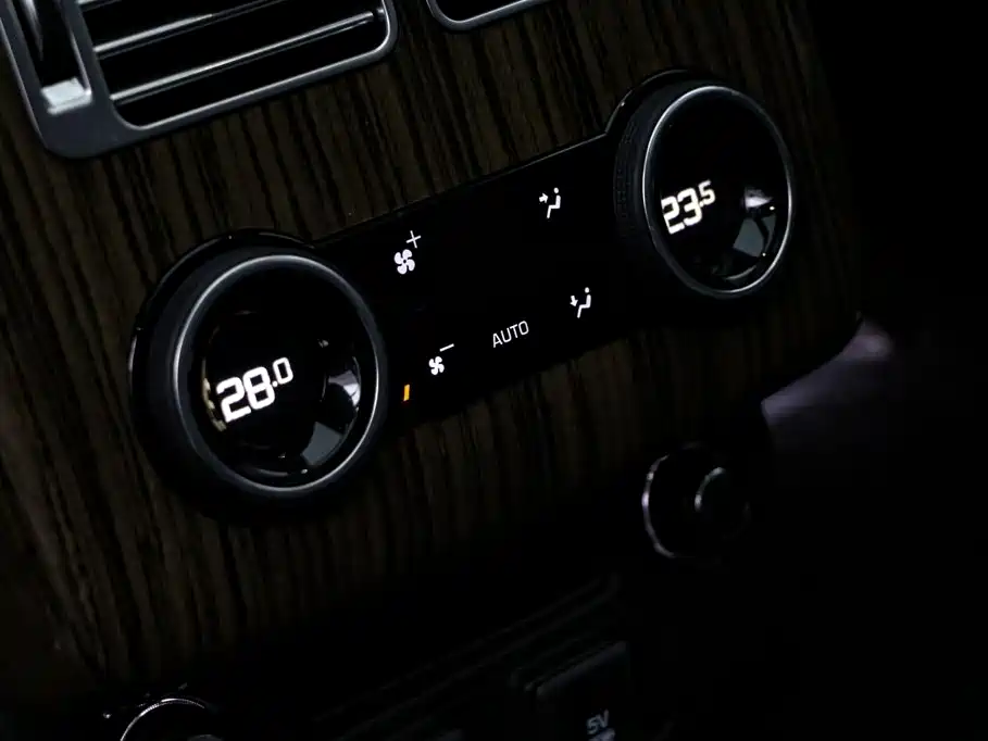 Land Rover Range Rover — миниатюра 19