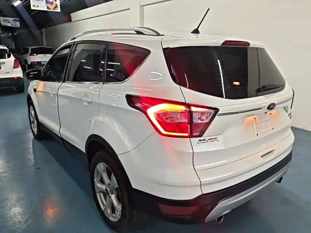 Ford Kuga — миниатюра 5