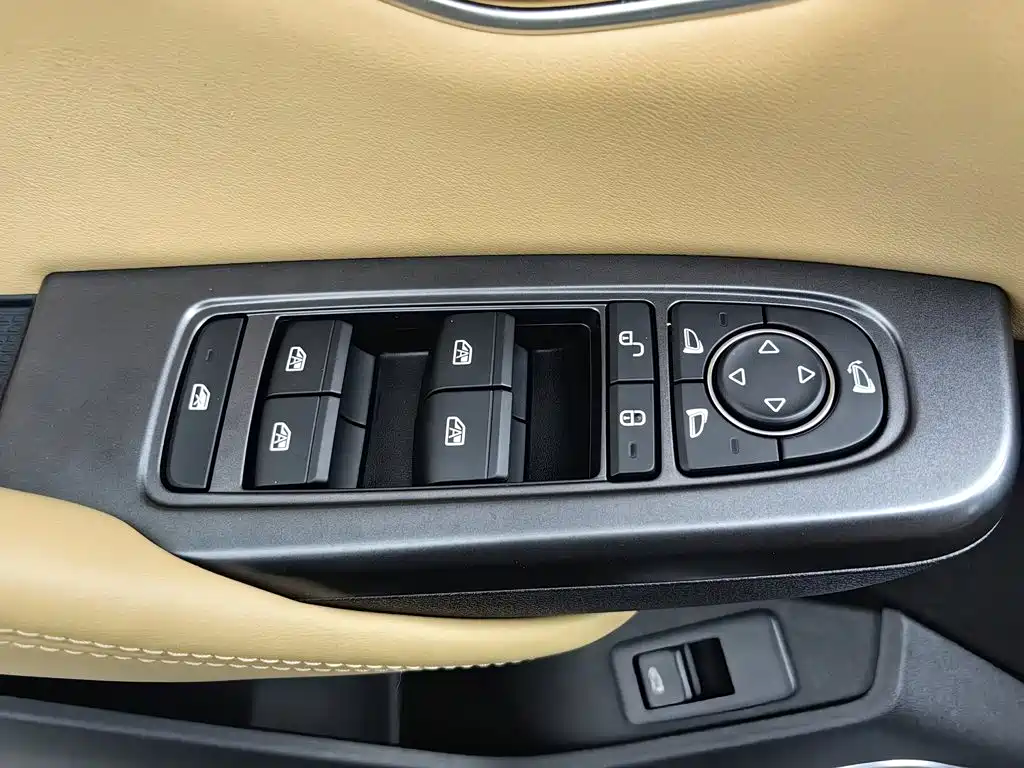 BYD L DM-i — миниатюра 9