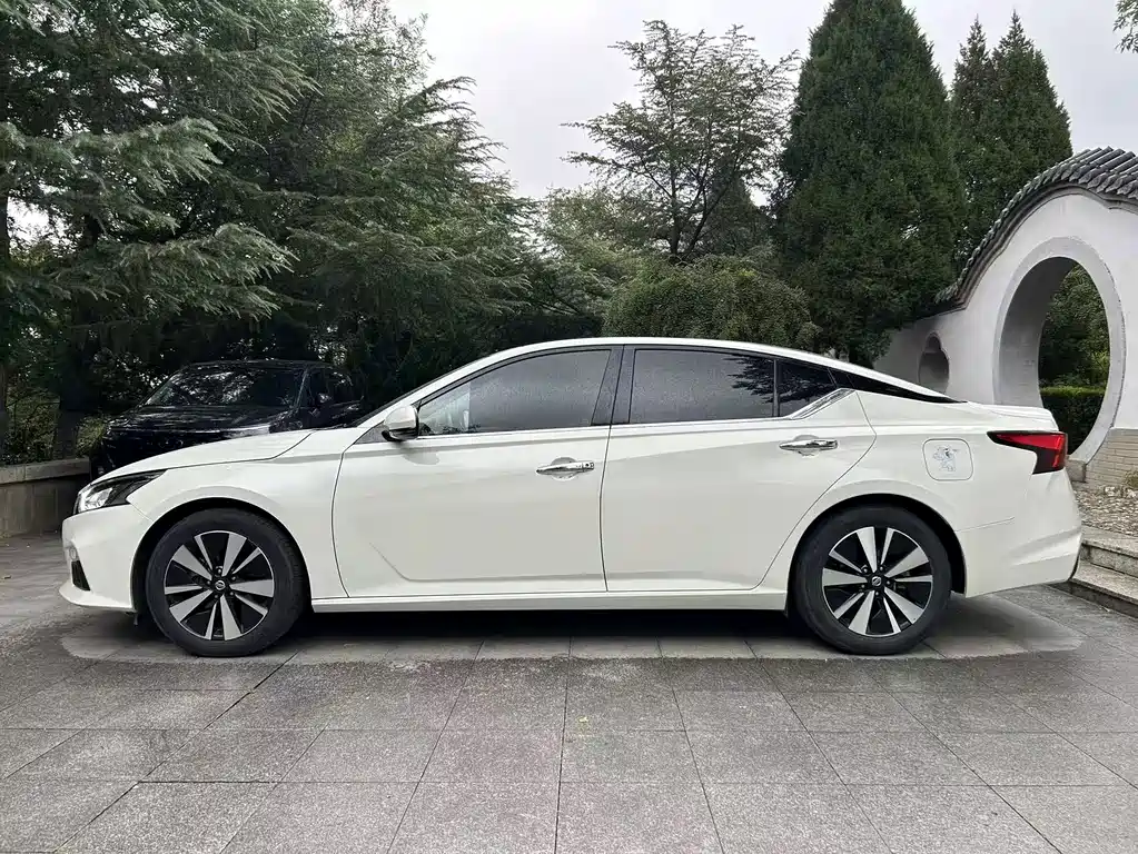 Nissan Teana — миниатюра 7