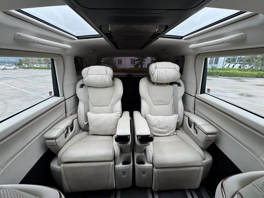 Lexus LM — миниатюра 12
