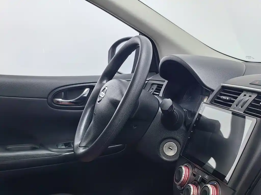 Nissan Tiida — миниатюра 22
