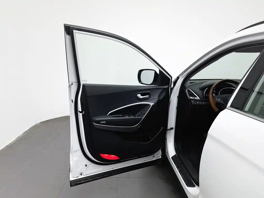 Hyundai Santa Fe — миниатюра 8
