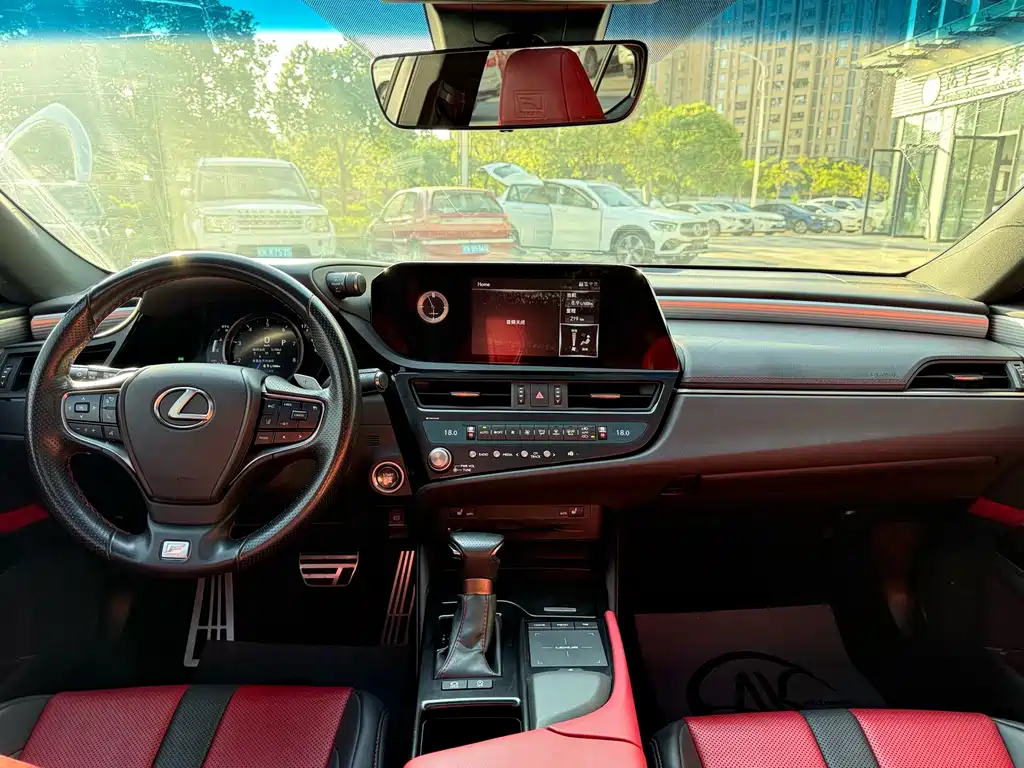 Lexus ES — миниатюра 11