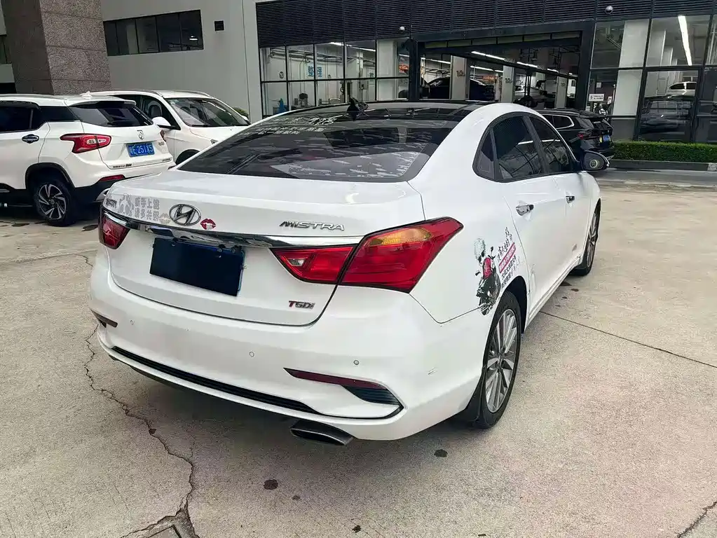 Hyundai Mistra — миниатюра 9