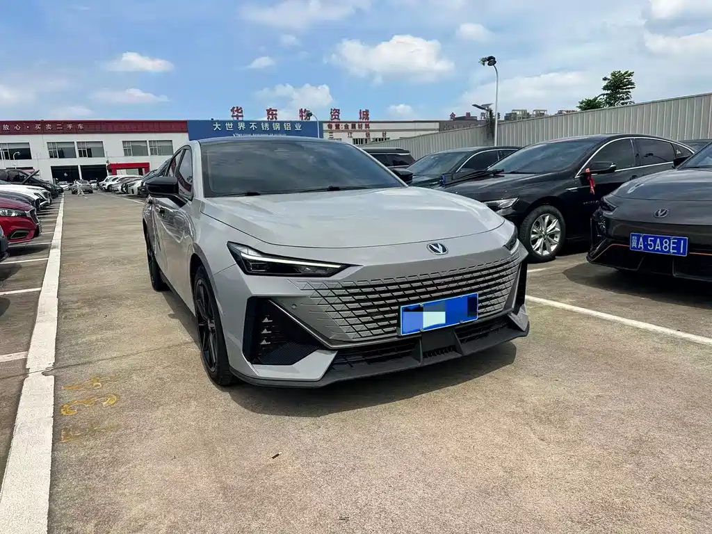 Changan UNI-V — миниатюра 3