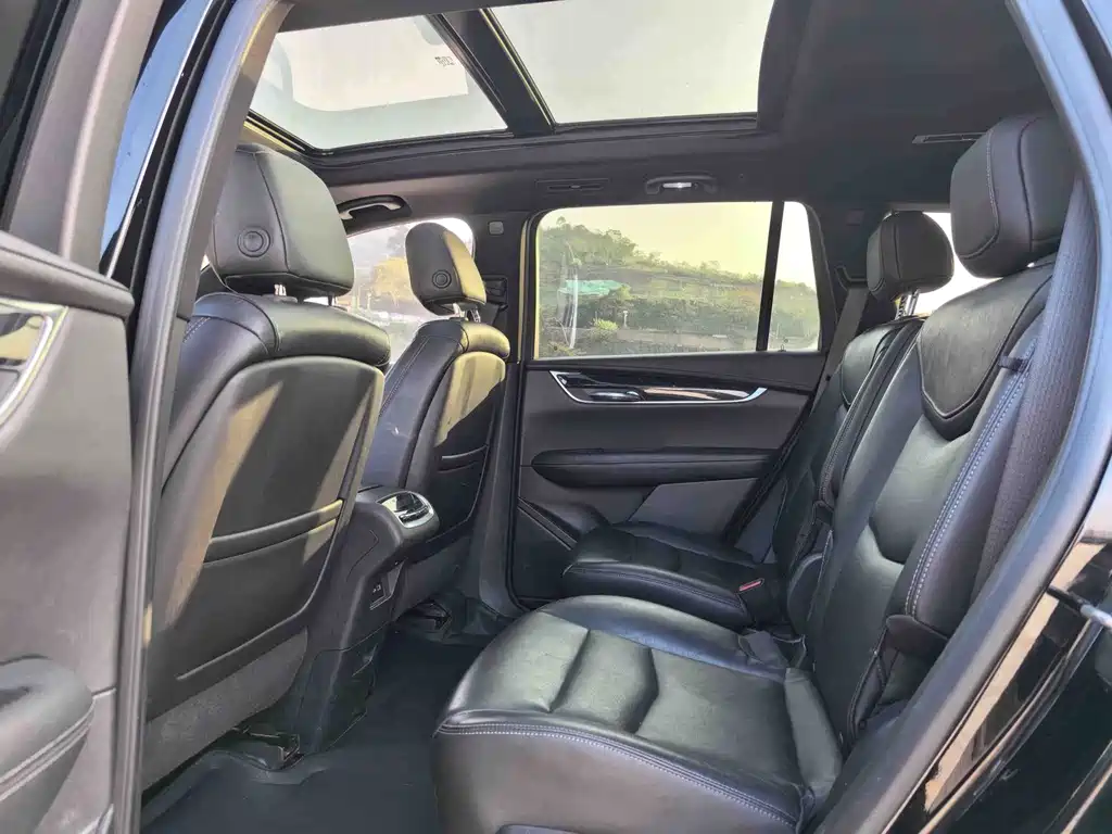 Cadillac XT6 2021 28T мест Luxury
