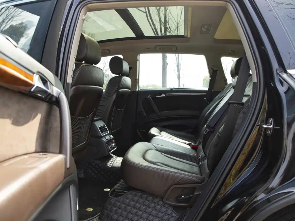 Audi Q7 — миниатюра 12