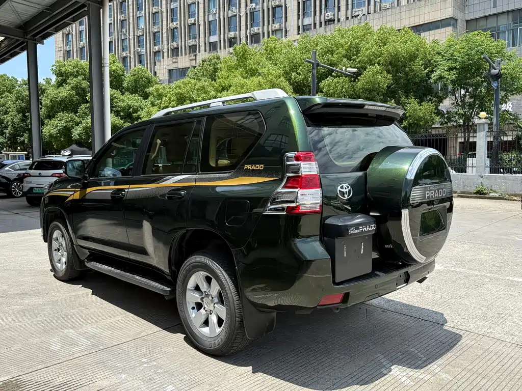 Toyota Land Cruiser Prado 2014 2.7L AT Luxury