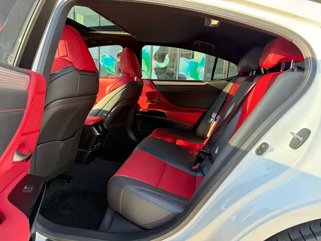 Lexus ES — миниатюра 9
