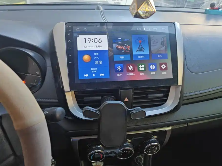 Toyota Yaris L — миниатюра 13
