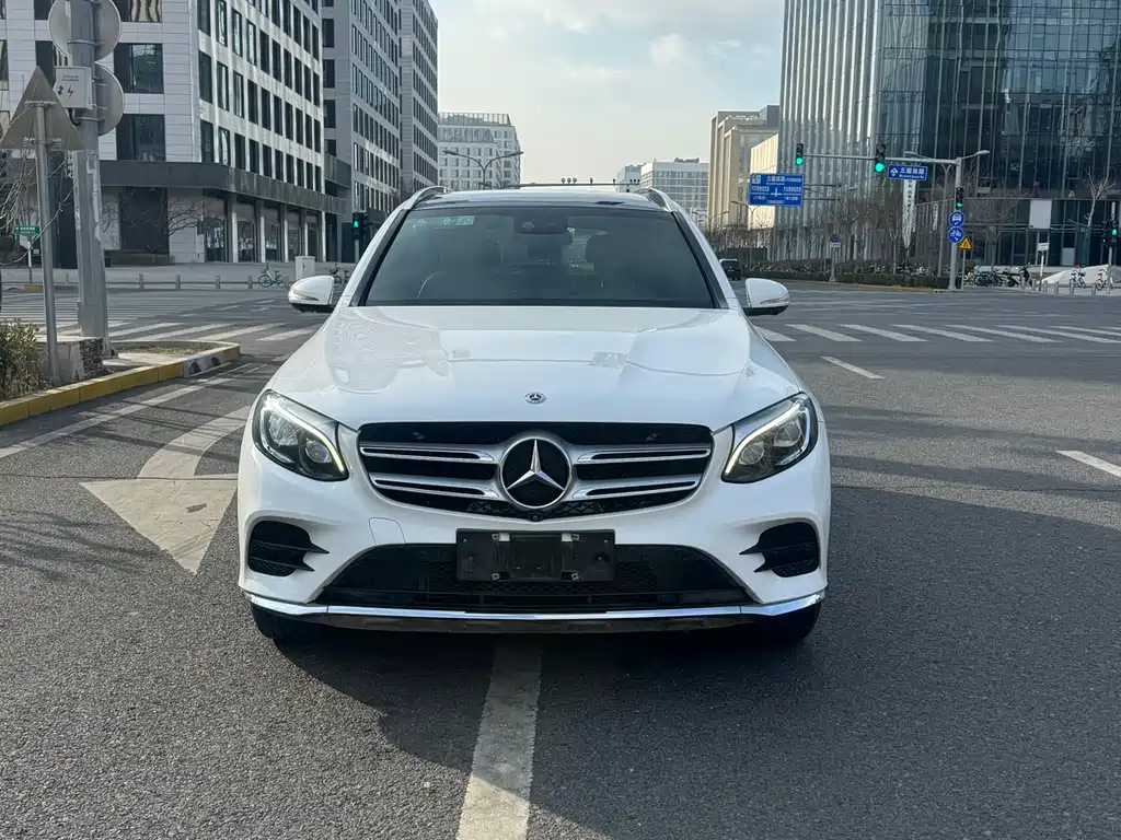 MERCEDES-BENZ GLC