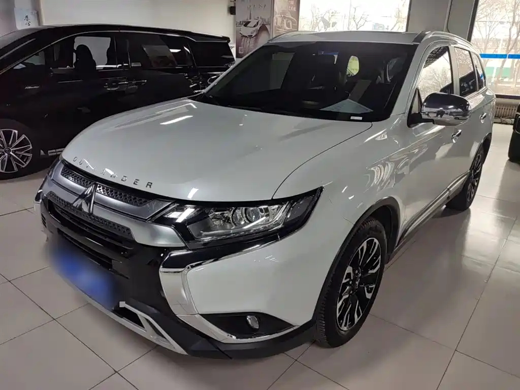 Mitsubishi Outlander 2020