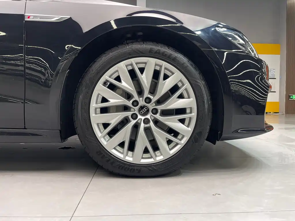 Audi A7L — миниатюра 26