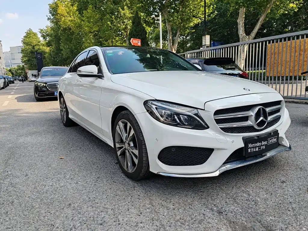 Mercedes-Benz C-Class — миниатюра 2
